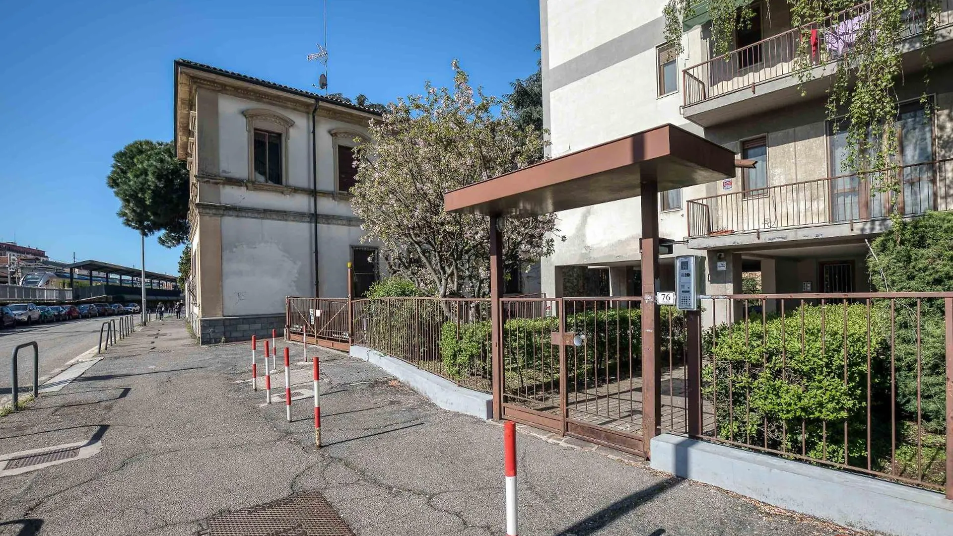 ANGOLO ALLA STAZIONE - Monolocale ristrutturato zona stazione e ospedali Pavia 0*,  Italia